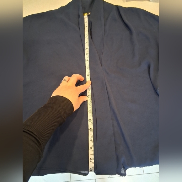 Zara Basic/ Blue Blouse with Dolman Sleeves/ Floral Applique/ Size US L - Picture 7 of 9